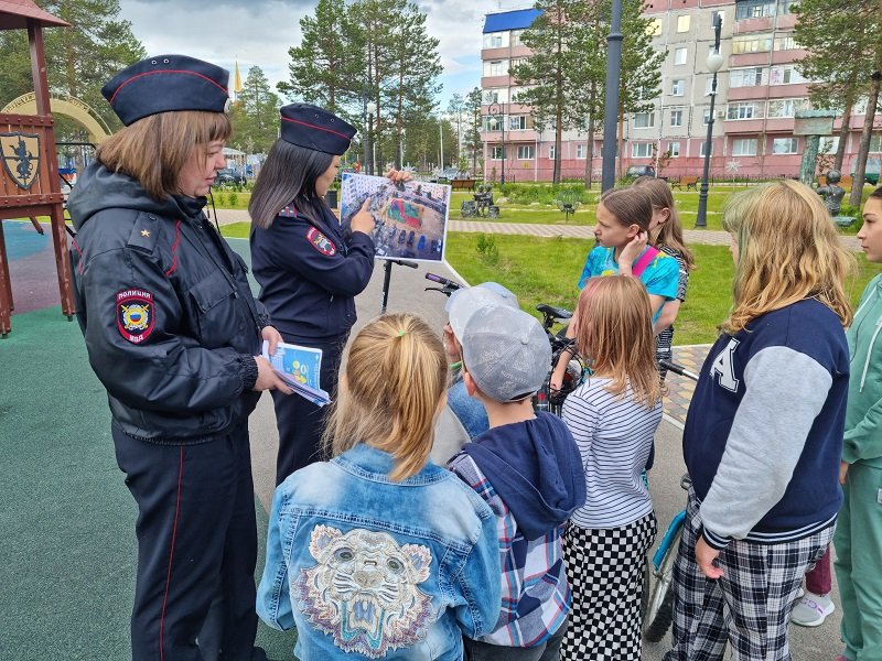 Автоинспекторы Муравленко провели практикумы по дорожной безопасности для детей